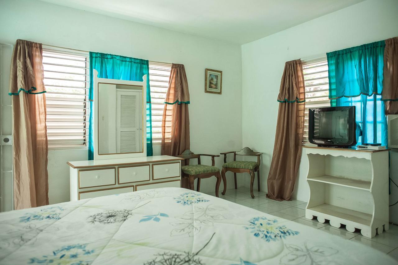 Diamond Villa Guest House Монтего Бей Екстериор снимка